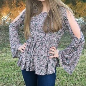 Cute Flowy long sleeve cold shoulder top